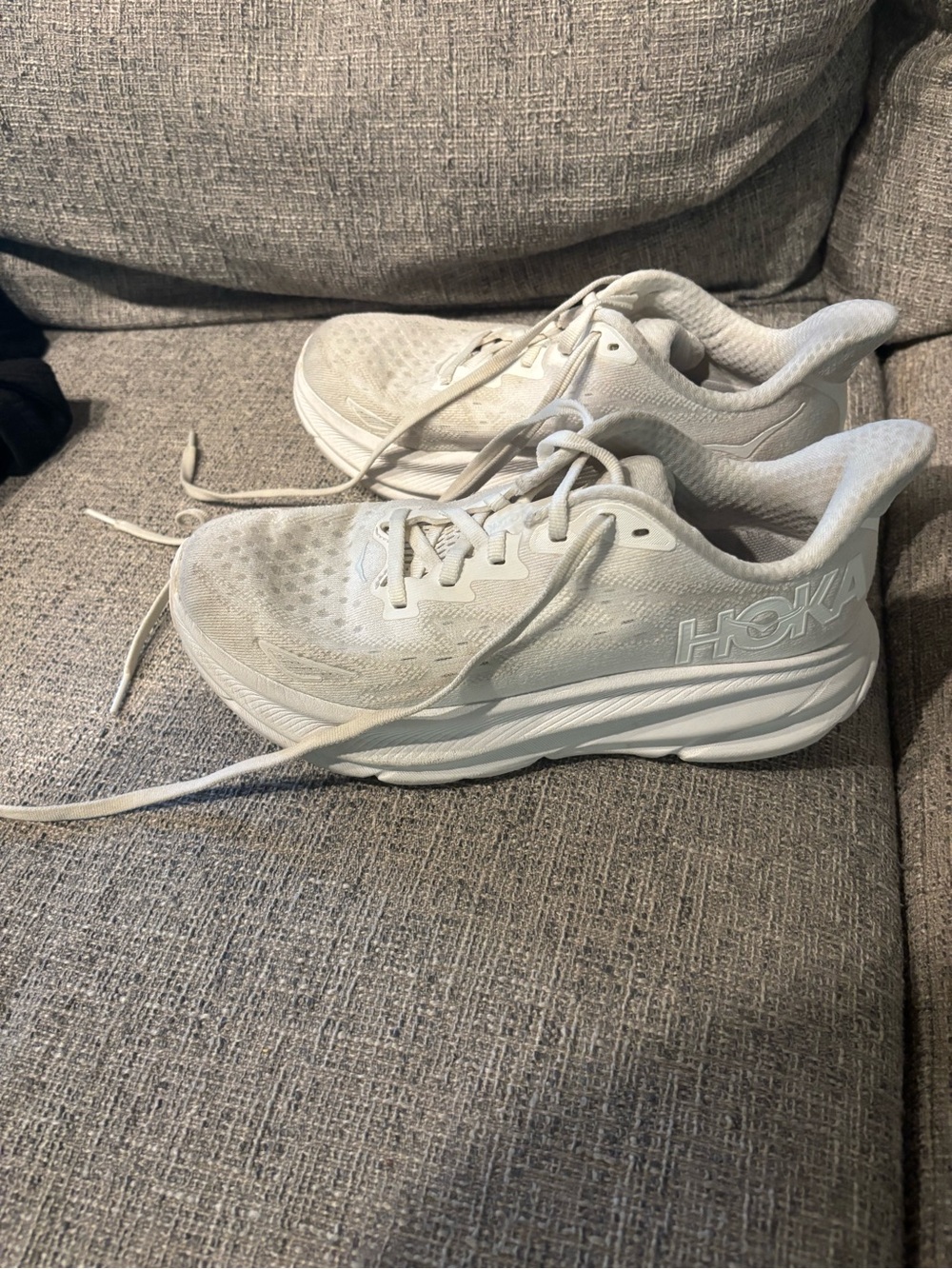 HOKA Women’s Clifton 9 Size 5 - Picture 2 of 5
